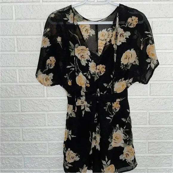 Dynamite  Romper - Picture 2 of 6